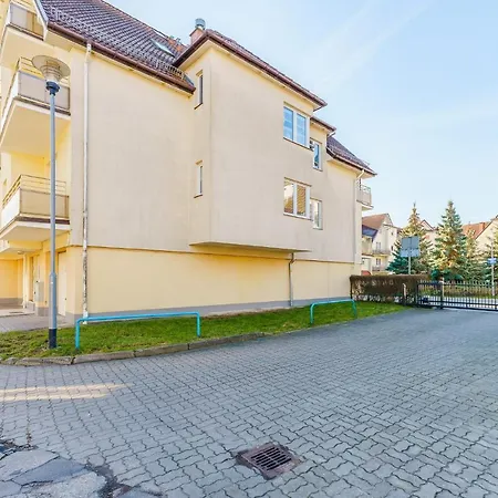 Klonowa Przy Morzu Z Garazem Kolobřeh