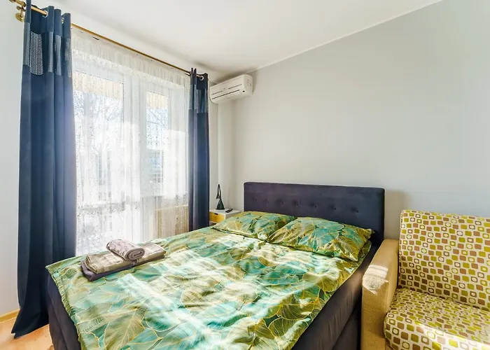 Klonowa Przy Morzu Z Garazem コウォブジェク